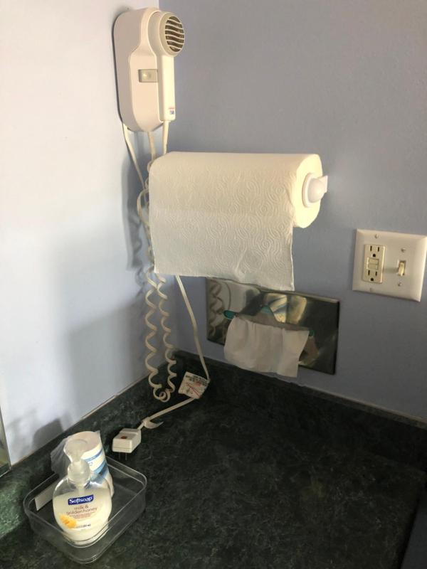Single Room with Private Bathroom image 2