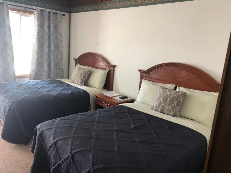 Double Room with Private Bathroom image 2
