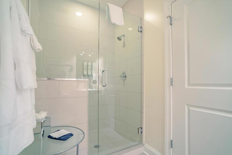The Guesthouse Hotel - image 5