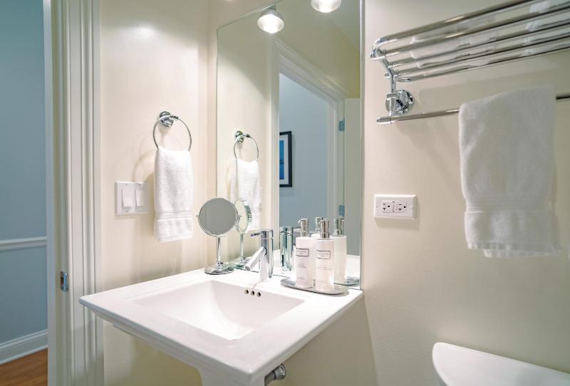 The Guesthouse Hotel - image 13