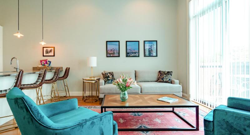 The Guesthouse Hotel - image 9