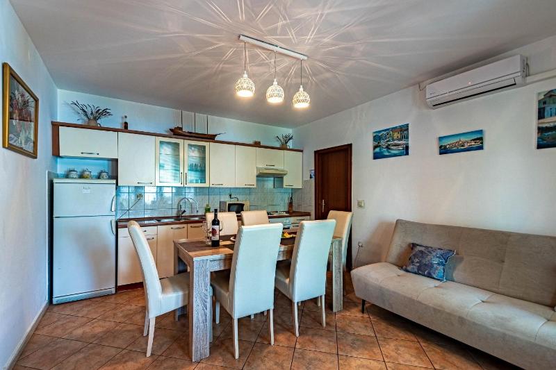 Two-Bedroom Apartment with Terrace and Sea View image 1