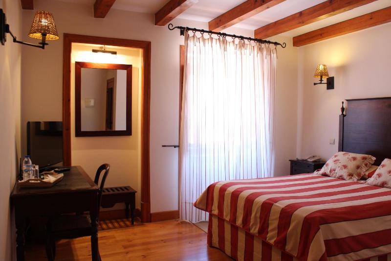 Double or Twin Room image 2