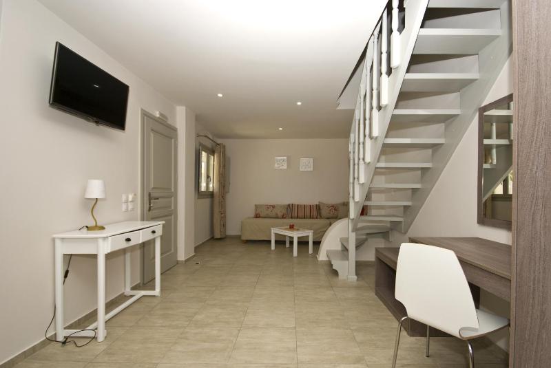 Family Apartment - Split Level image 2