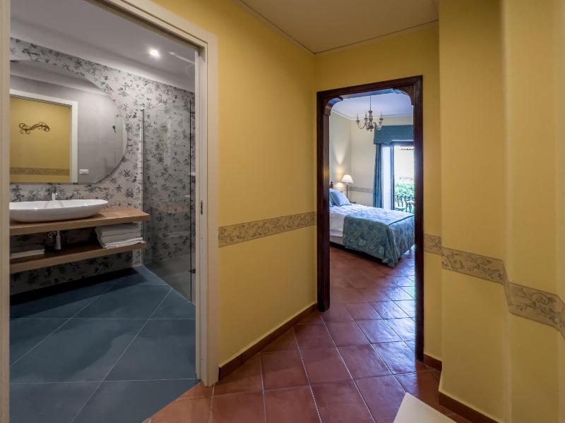 Hotel Sirius - image 41