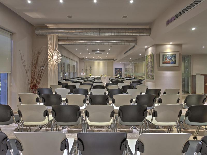 Polis Grand Hotel - image 2
