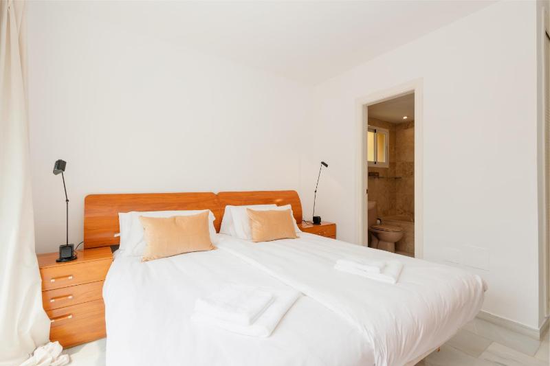 Apartment close to beaches restaurants and supermarkets in urb. Marbella Park Beach Elviria - image 9