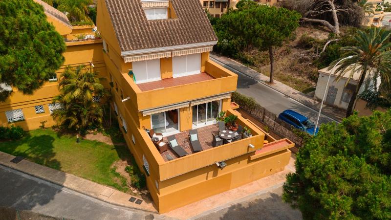 Apartment close to beaches restaurants and supermarkets in urb. Marbella Park Beach Elviria - image 2