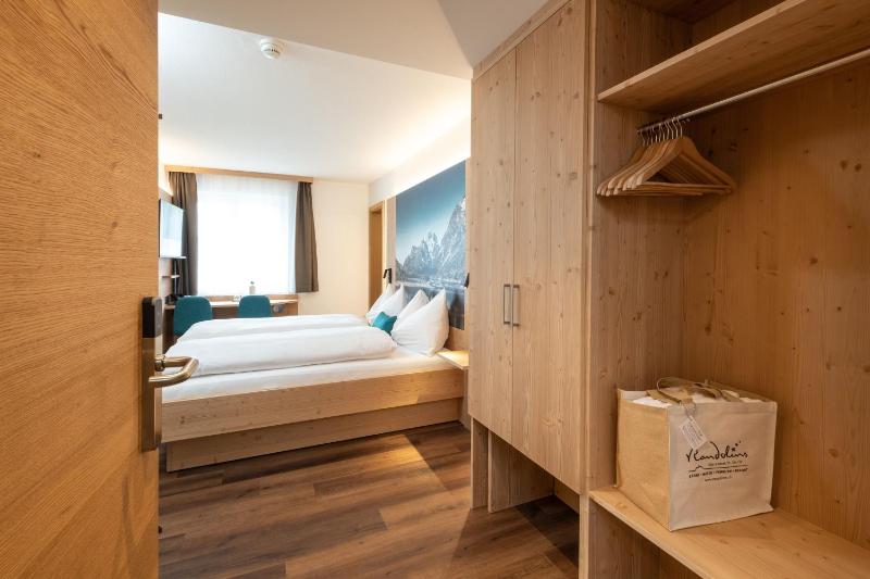 Economy Double Room image 3