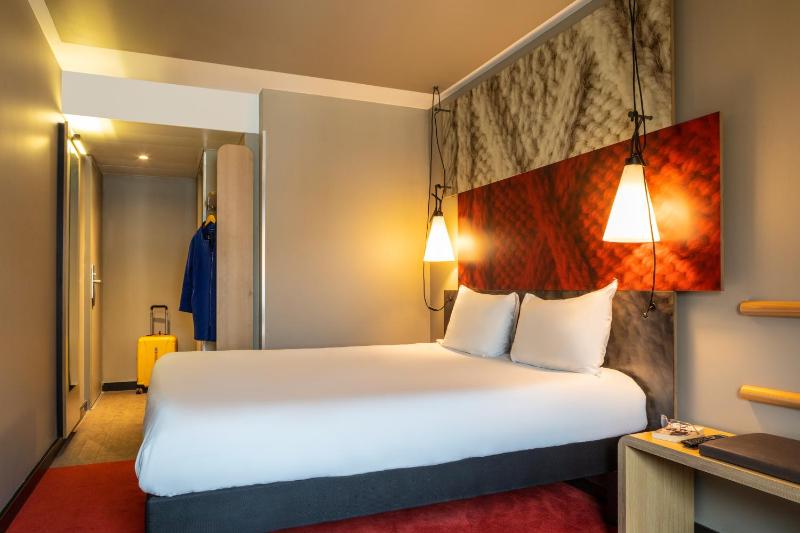 Adjoining Double Rooms image 3