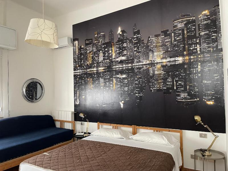 One-Bedroom Apartment image 4