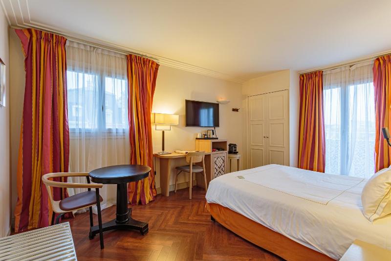 Deluxe Double Room image 1