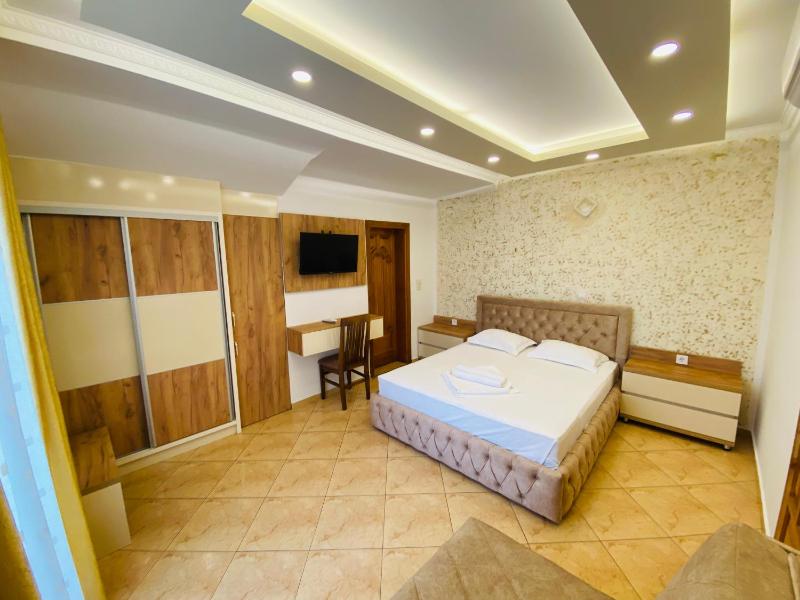Studio (2 Adults) with Free Parking and Wi-Fi image 1