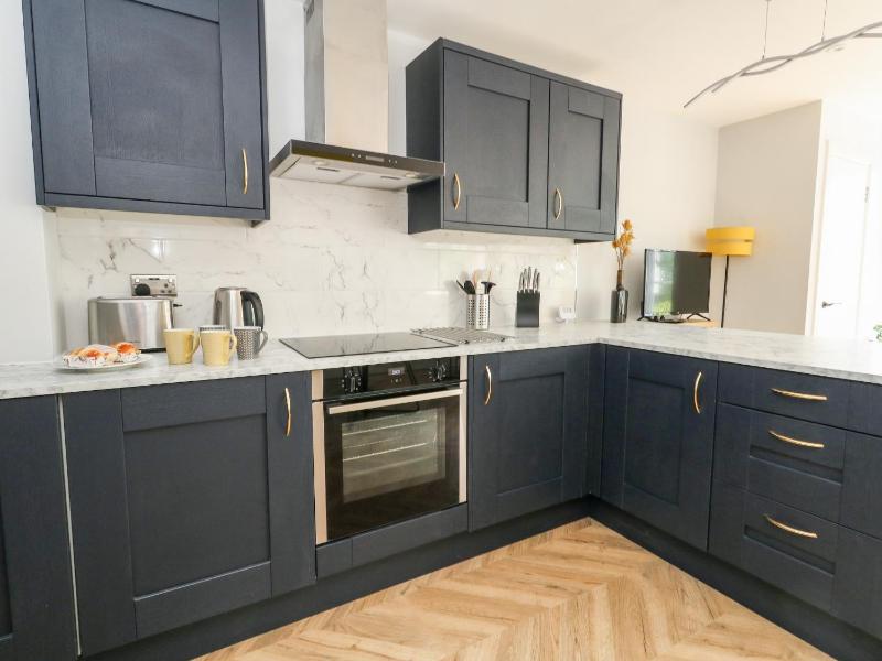 Flat 6 Thornlow Heights - image 10