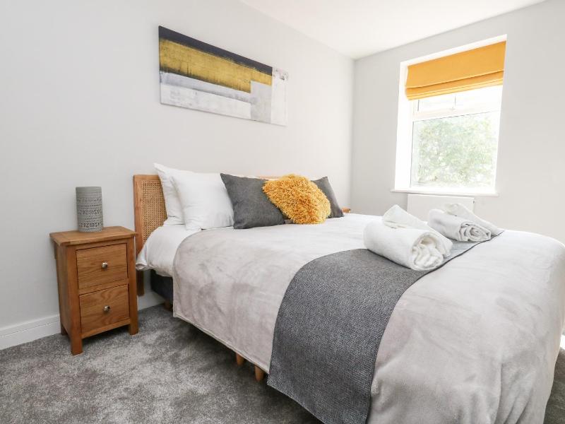 Flat 6 Thornlow Heights - image 13