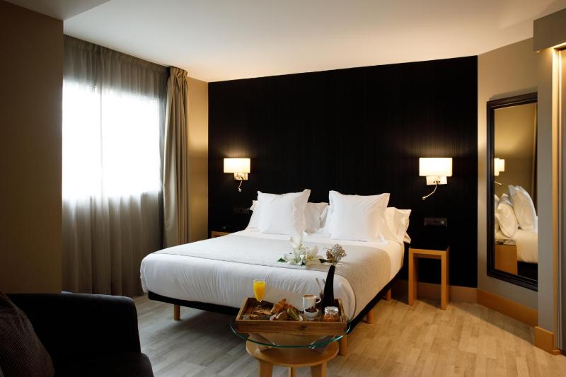 Junior Suite (2 Adults) image 1