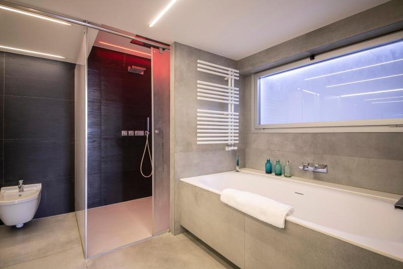 Deluxe Apartment image 2