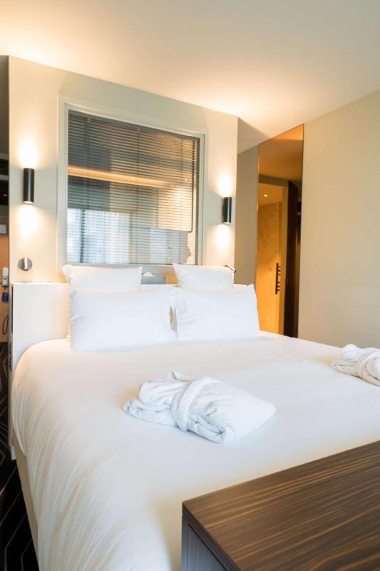 Privilege King Room with Private Terrace - Non-Smoking image 1