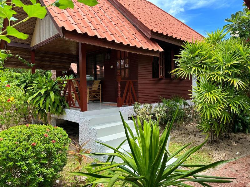 Bangrak Pier Bungalow - image 40