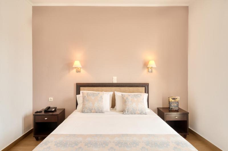 Superior Family Room image 1