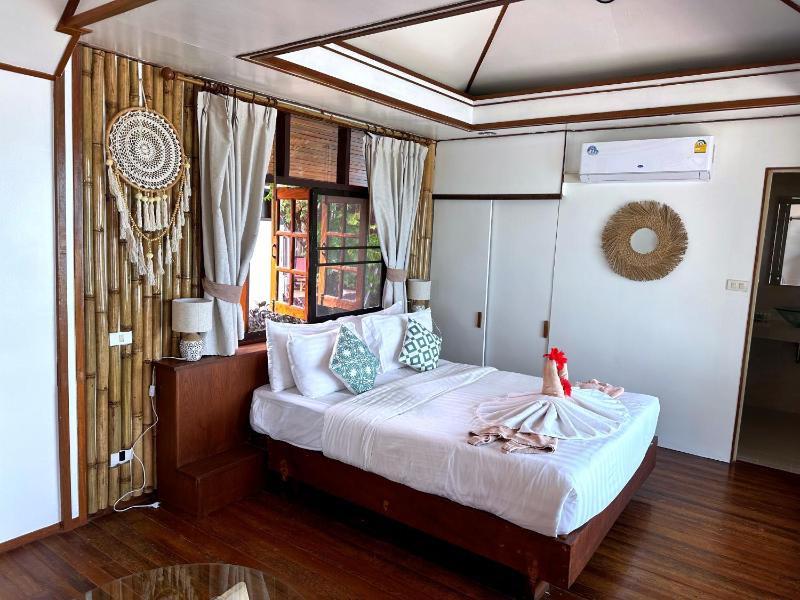 Bangrak Pier Bungalow - image 21