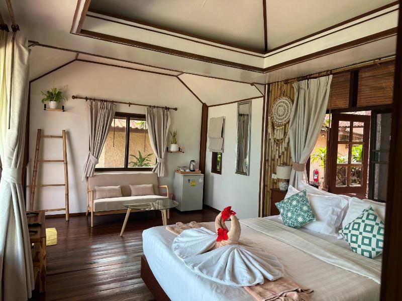 Bangrak Pier Bungalow - image 28