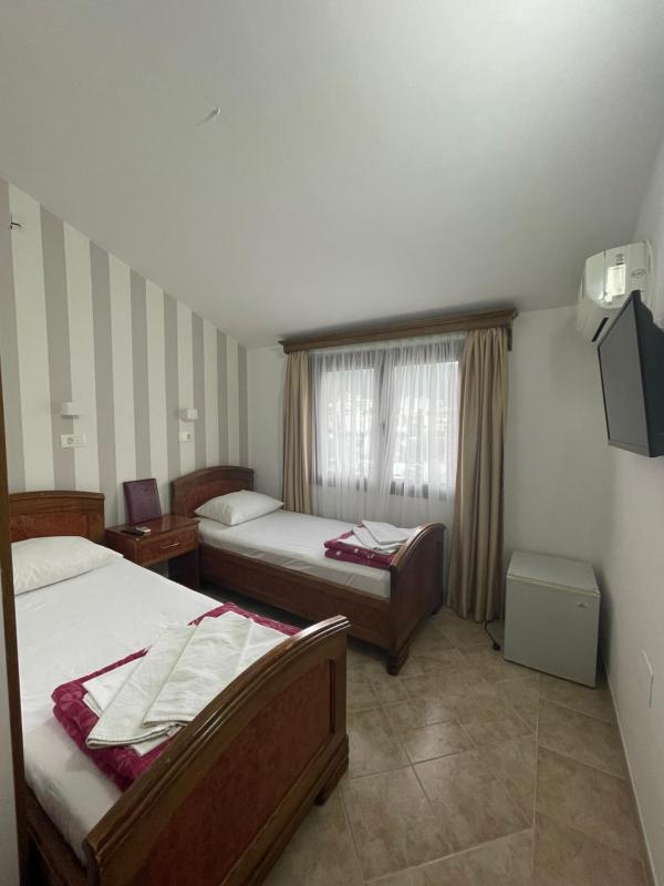 Twin Room image 1