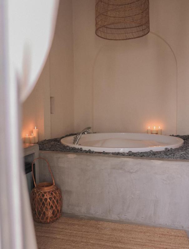 Suite with Spa Bath image 3