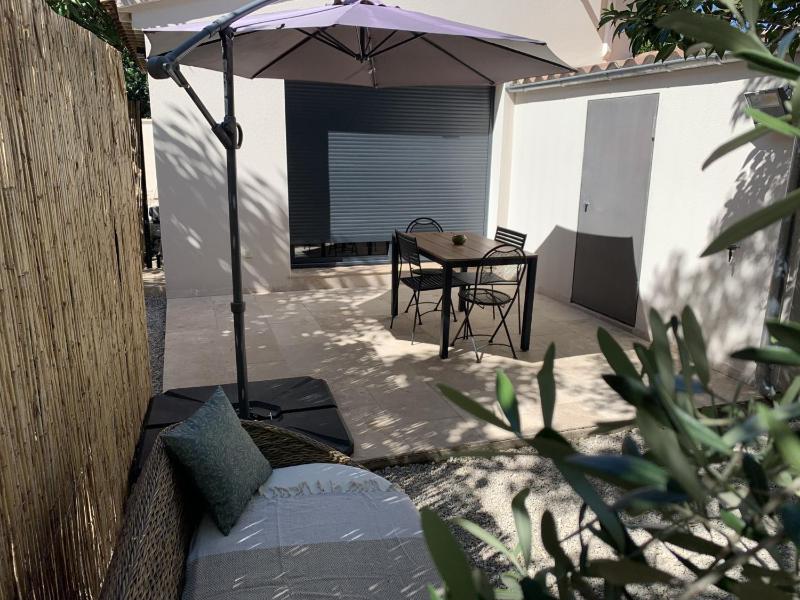 Maisonnette neuve en Provence Images