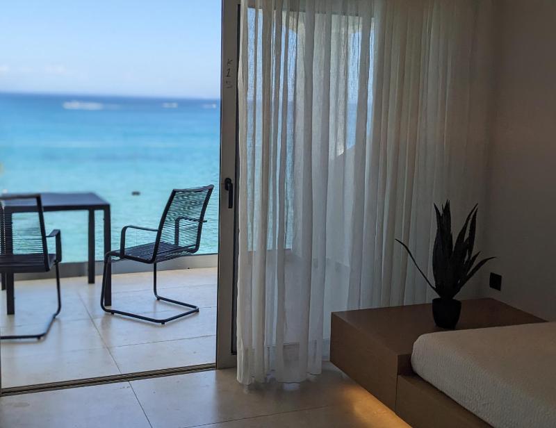 Queen Suite with Sea View image 1