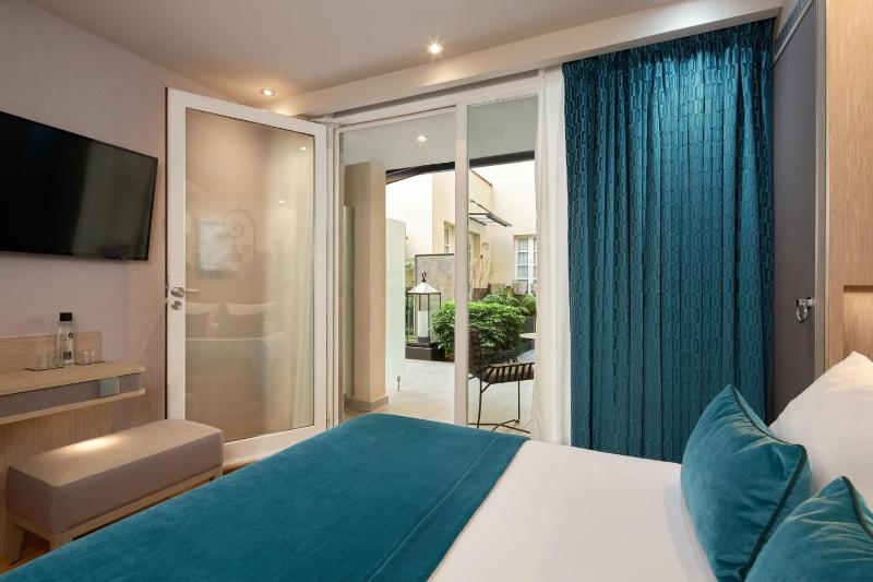 Superior Garden Double Room with Spa Access  image 4