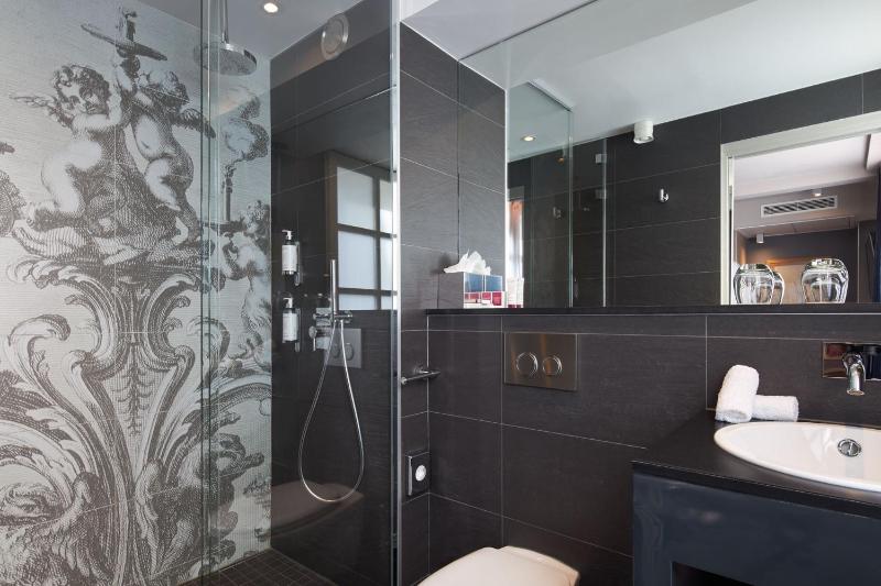 Classic Double Room with Spa Access image 4