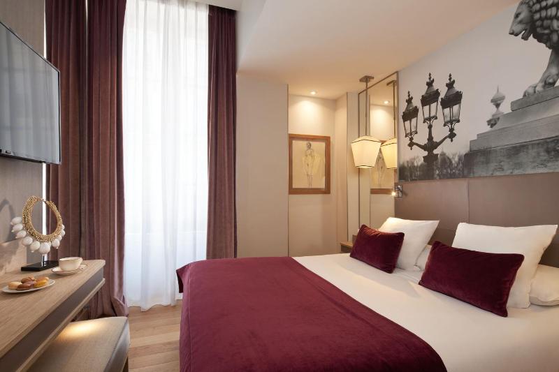 Two Rooms next to each other with spa access image 2