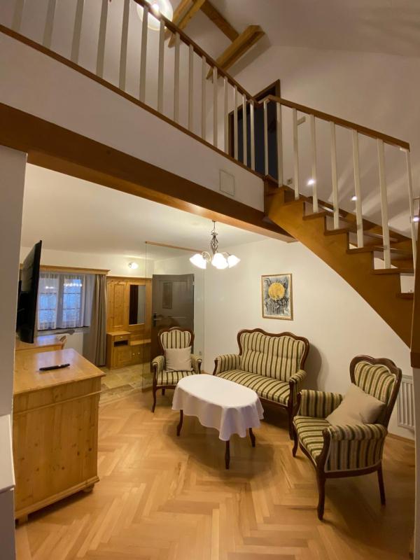 Deluxe Quadruple Room image 3