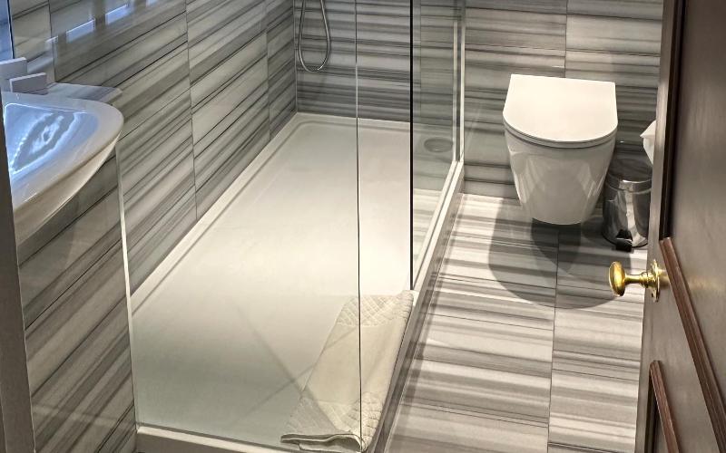 Standard Double Room image 4