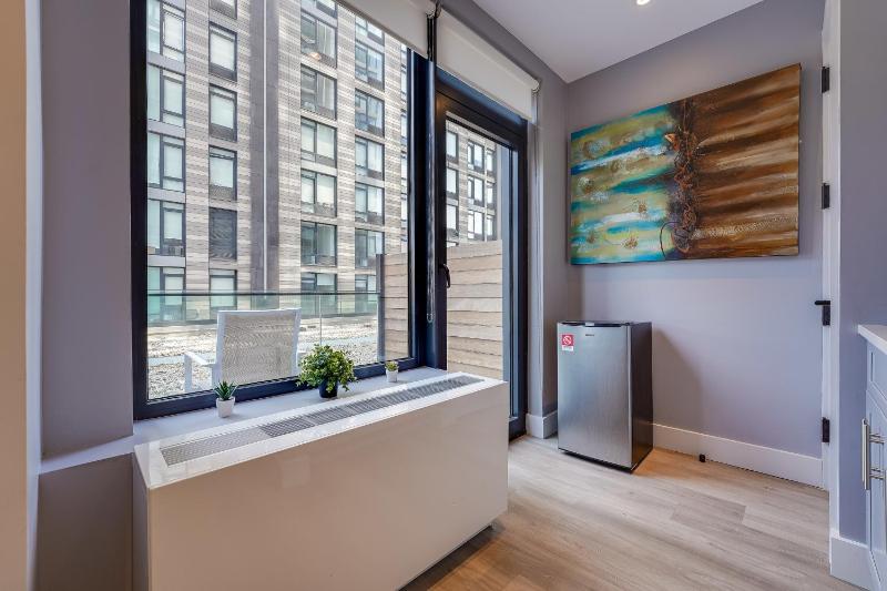 Full Suite, Balcony, Non-Smoking image 2