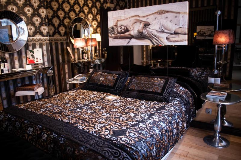 Special Offer - Deluxe Double Room image 3