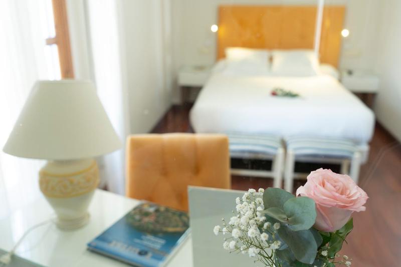 Double Room with Valley View image 4