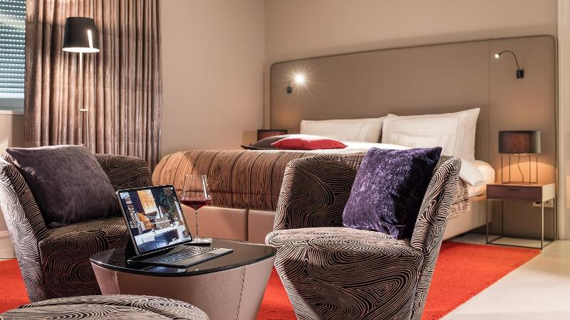 Junior Suite with Mountain View image 2