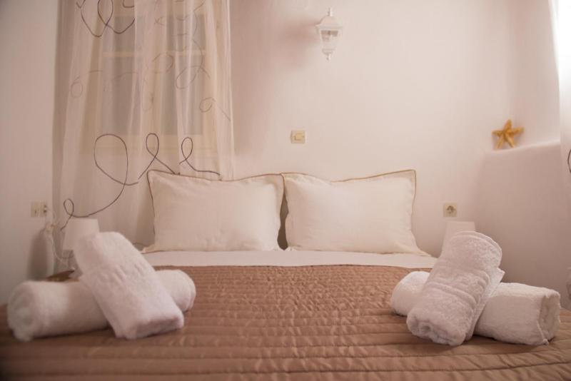 One-Bedroom Apartment with Sea View image 2