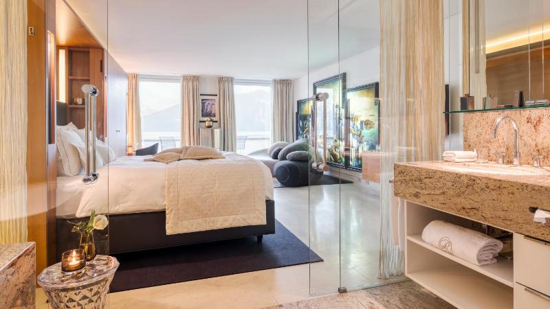 Junior Suite with Lake View image 1