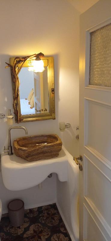 Deluxe Double Room with Balcony and Sea View image 3
