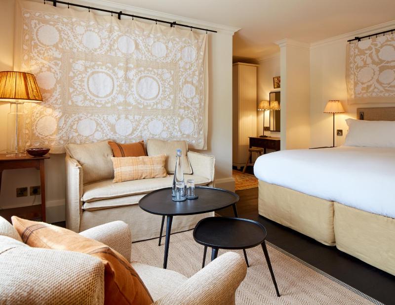 Classic Double or Twin Room image 2