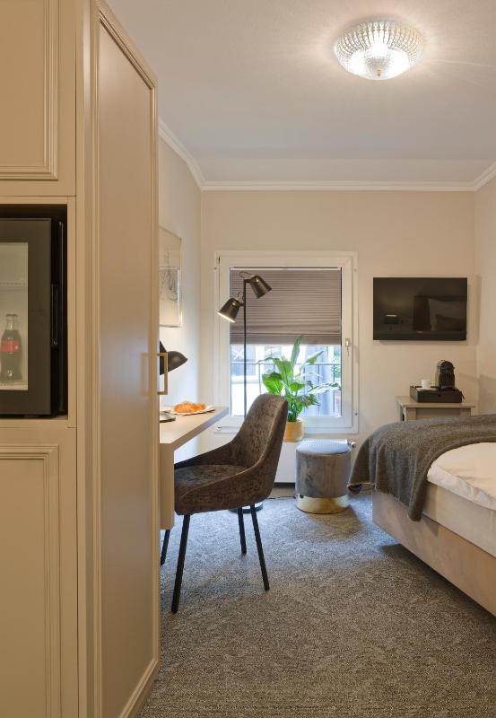 Standard Single Room image 3