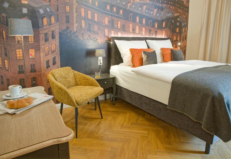 Deluxe Double Room image 4