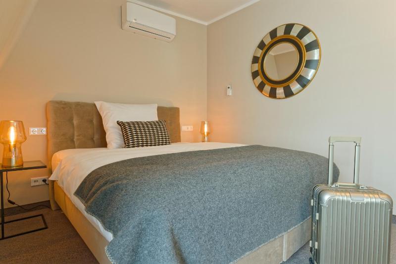 Deluxe Single Room image 1