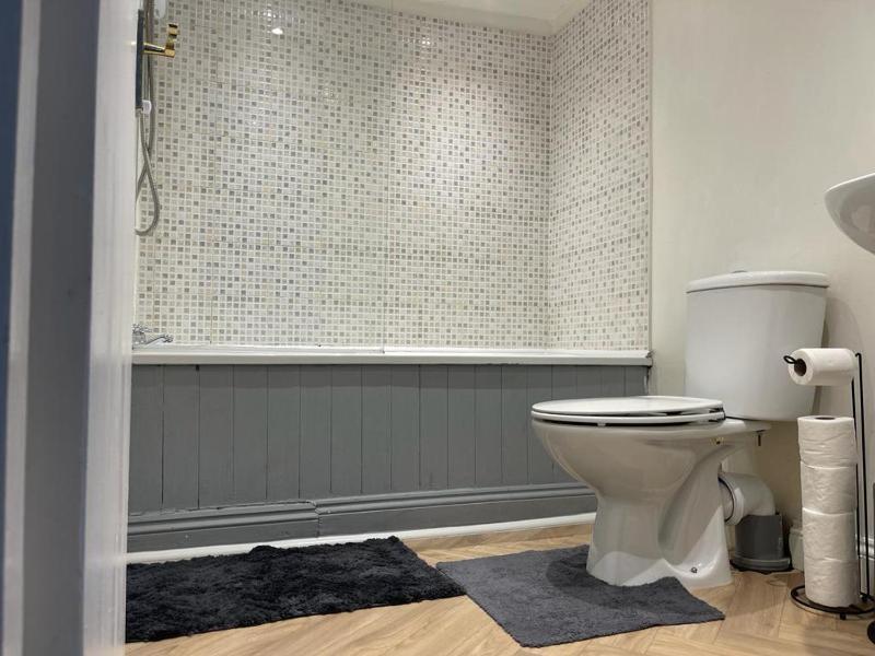 Comfortable City Centre Room - image 1