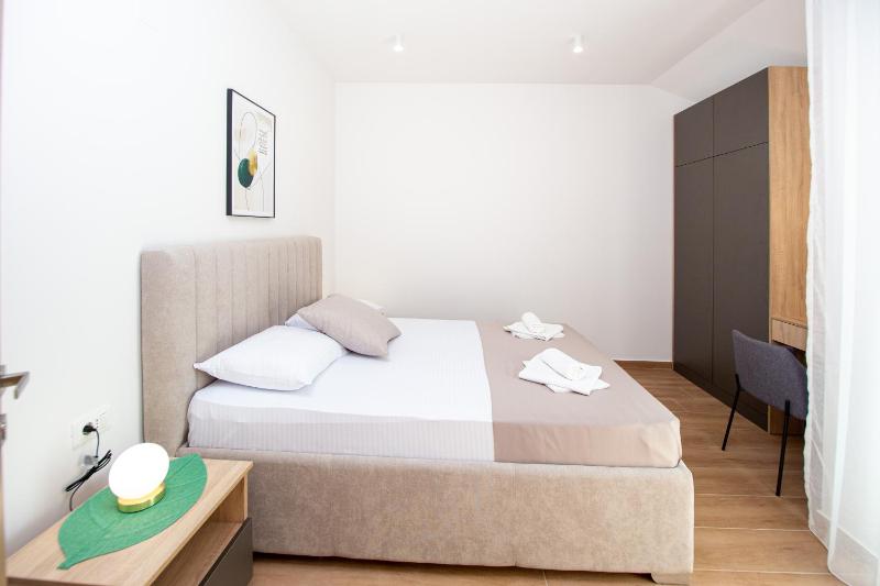 Apartments Sirena - Modern stay with free parking - image 9