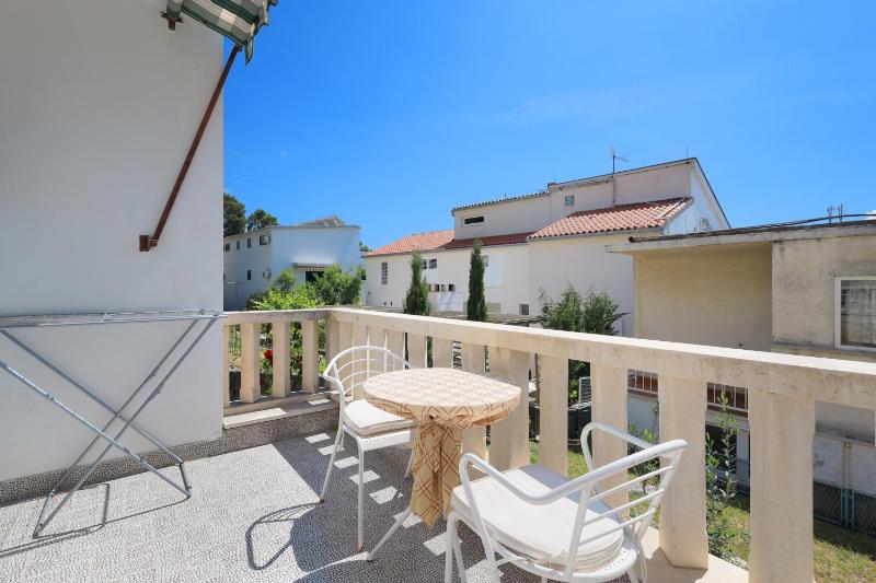 Apartments by the sea Brela Makarska - 18356 - image 17
