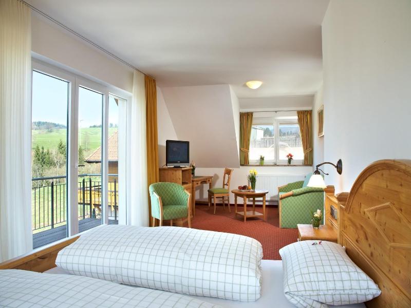 Double Room image 3